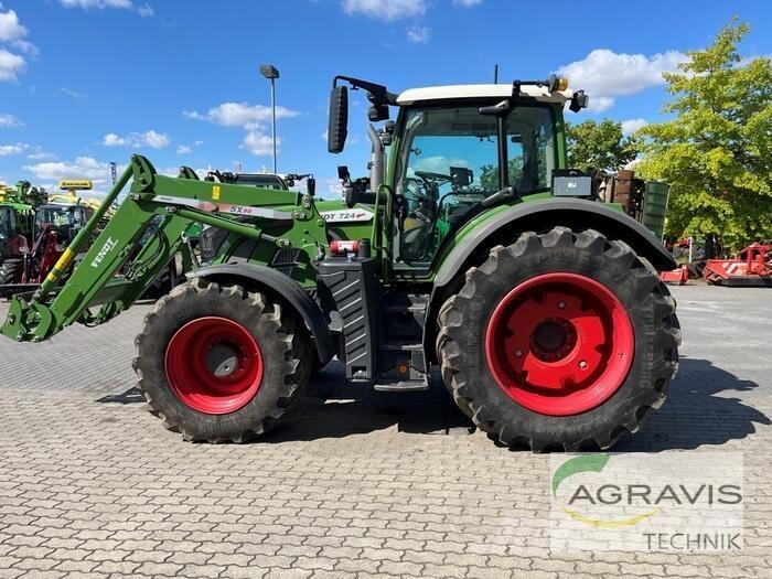 Fendt 724 VARIO S4 Traktori