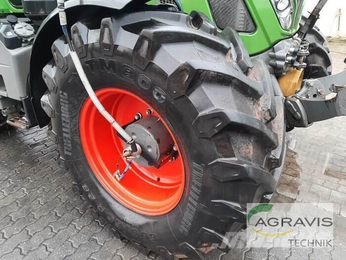 Fendt 724 VARIO S4 Traktori