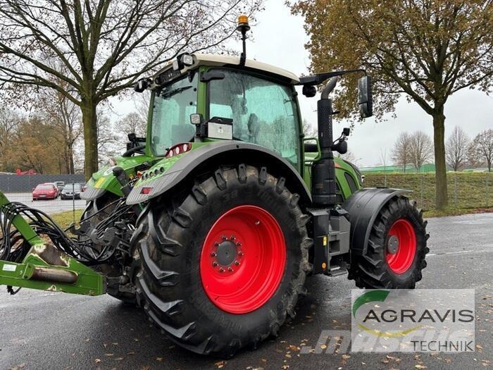 Fendt 724 VARIO S4 Traktori