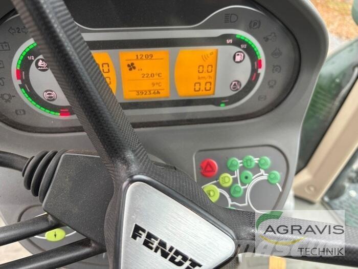 Fendt 724 VARIO S4 Traktori