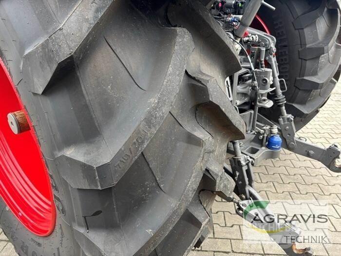 Fendt 826 VARIO S4 Traktori