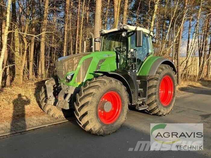 Fendt 826 VARIO S4 Traktori