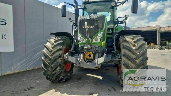 Fendt 826 VARIO S4 Traktori