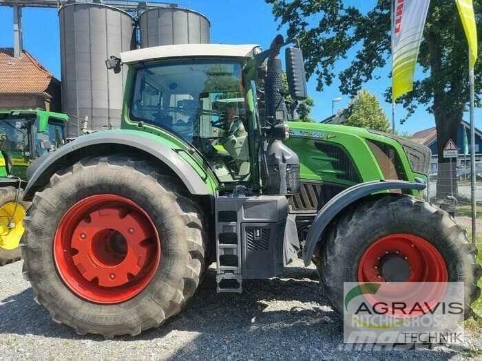 Fendt 828 VARIO S4 Traktori