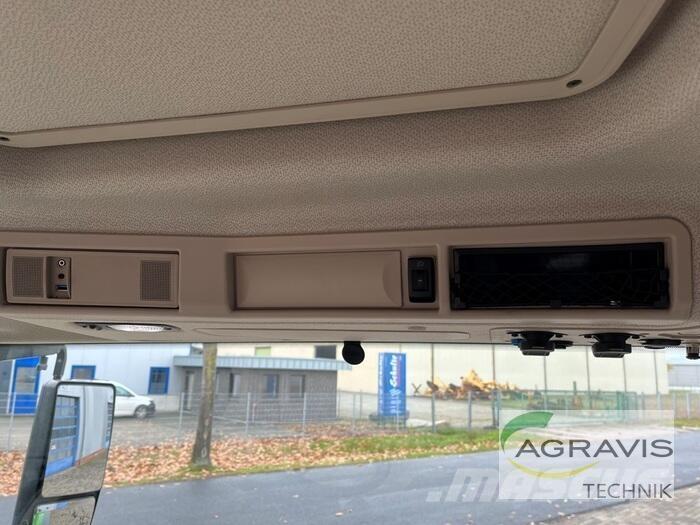 Fendt 942 VARIO GEN-7 Traktori