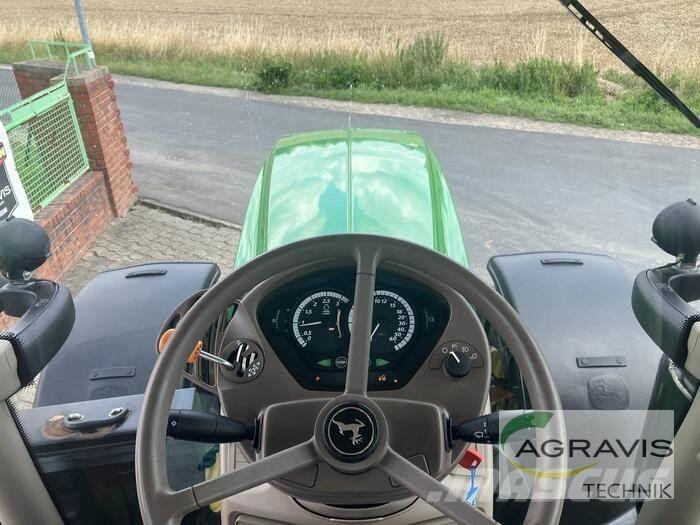 John Deere 6215 R Traktori