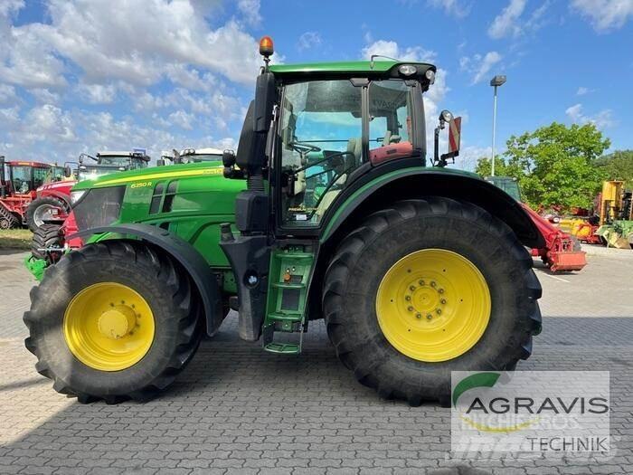 John Deere 6250 R Traktori