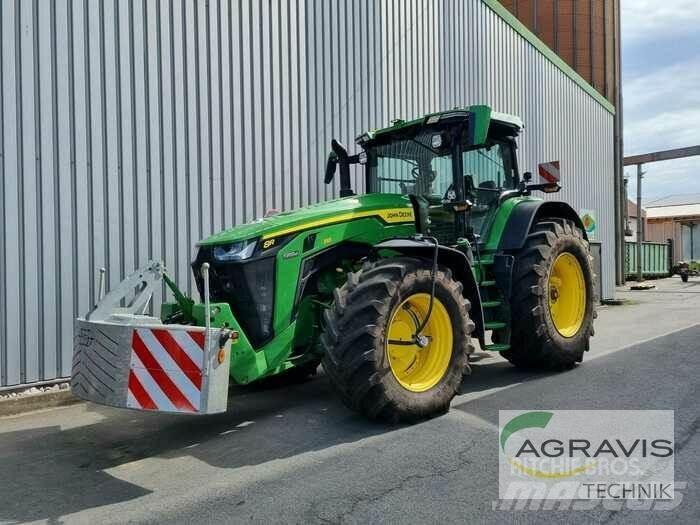 John Deere 8310 R Traktori