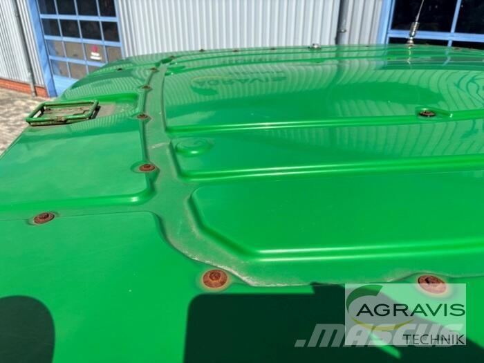 John Deere 8320 R Traktori