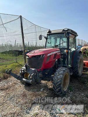 Massey Ferguson 3710 F Traktori