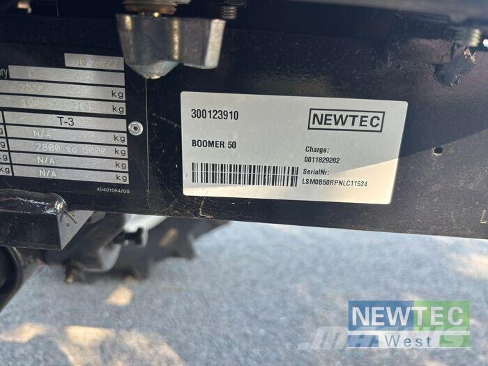 New Holland BOOMER 50 Traktori