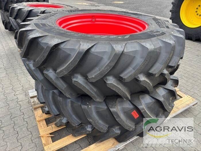 Pirelli KR 520/85R42 Gume, točkovi i felne