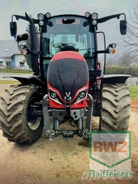 Valtra A85 Traktori