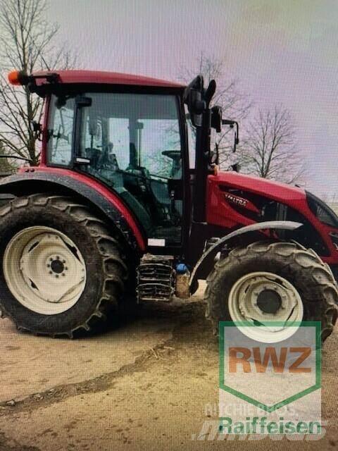 Valtra A85 Traktori