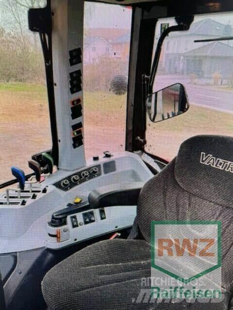 Valtra A85 Traktori