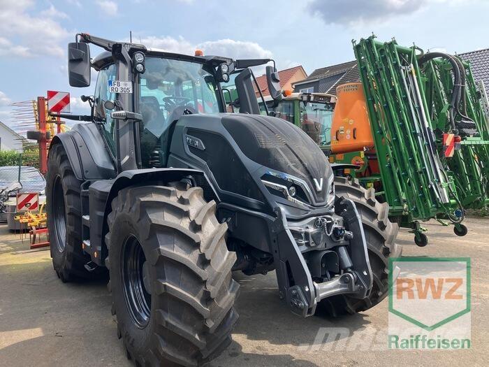 Valtra Q305 Traktori