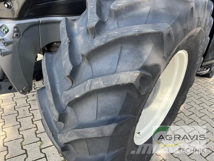 Valtra T 235 D 2A1 Traktori