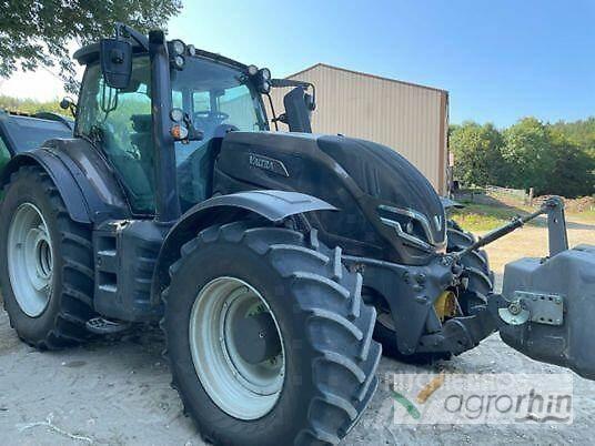 Valtra T235V Traktori