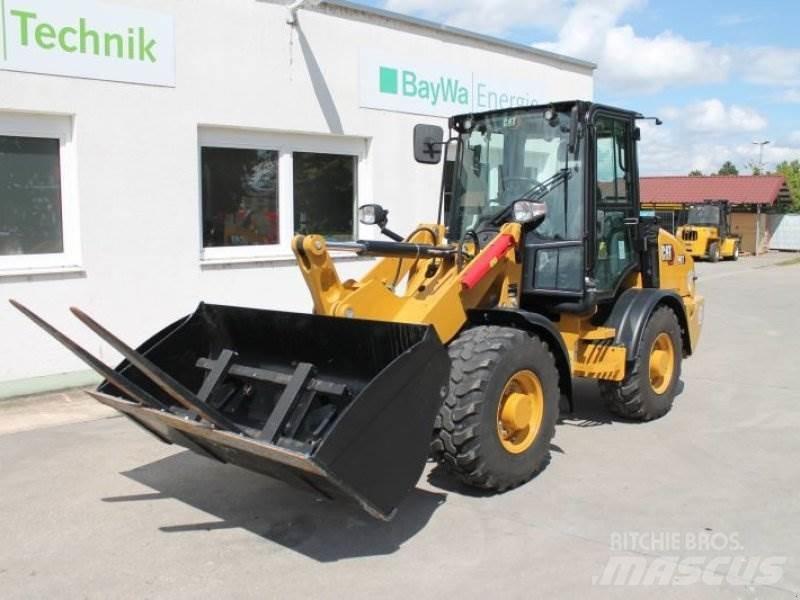CAT 907 Utovarivači na točkove