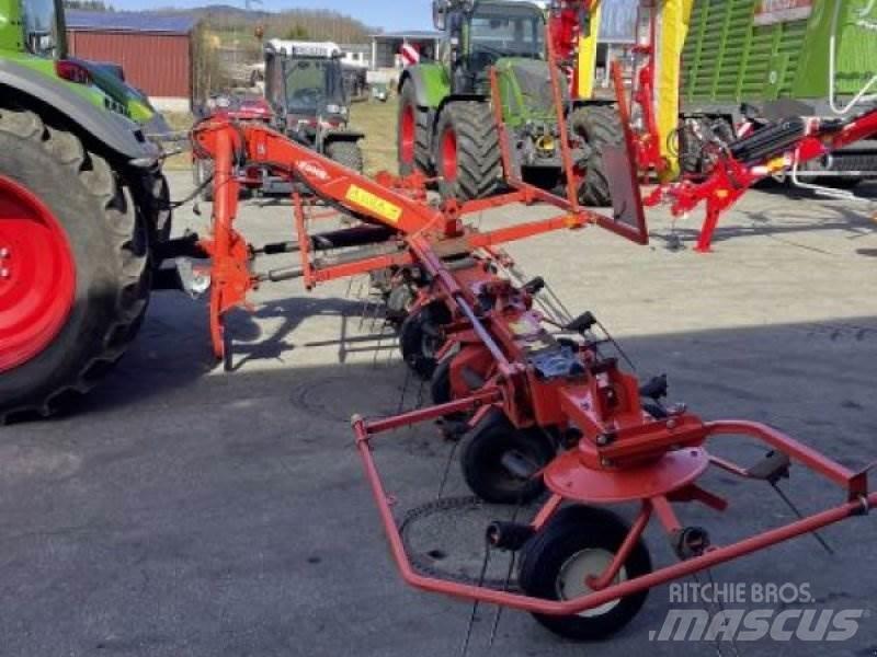 Kuhn GF 7702 Okretači i sakupljači sena