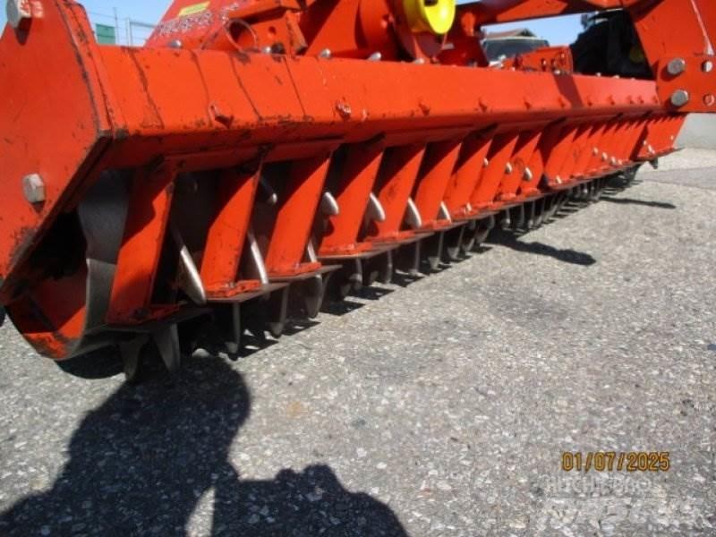 Kuhn HRB 251 Tanjirače
