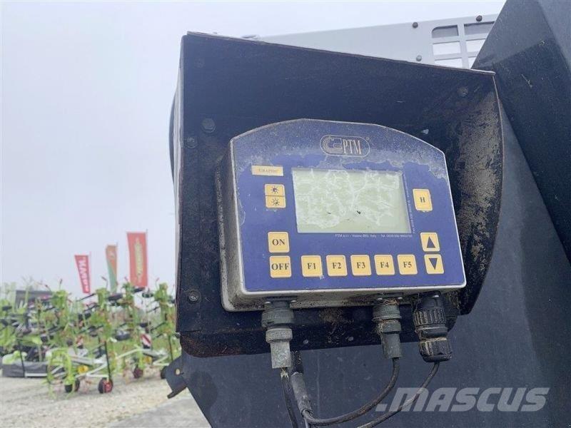 Titan 1100 Mešaona stočne hrane