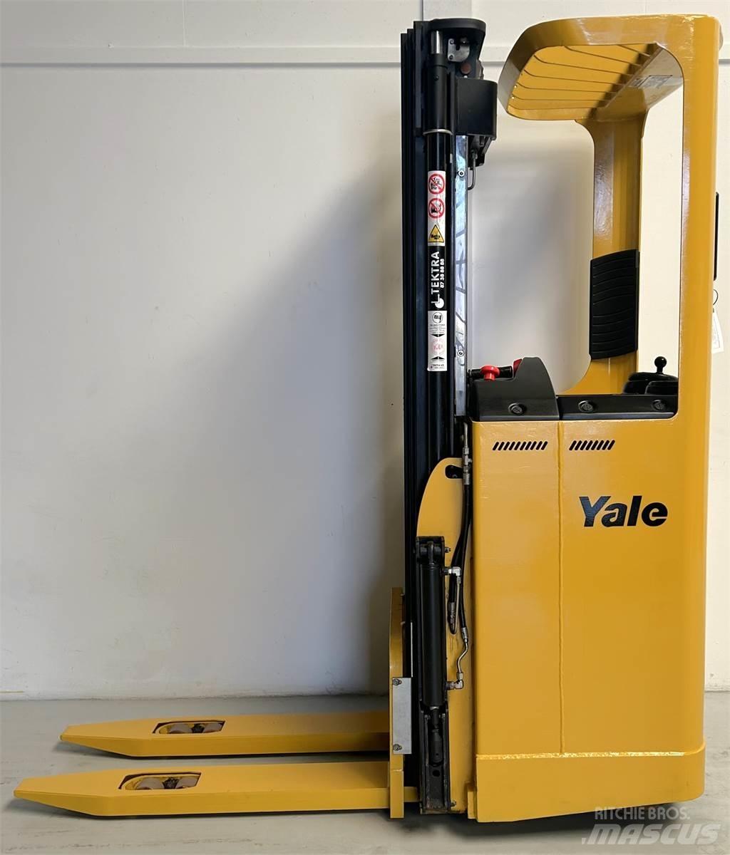 Yale SMS12S Samopogonski ručni viljuškari