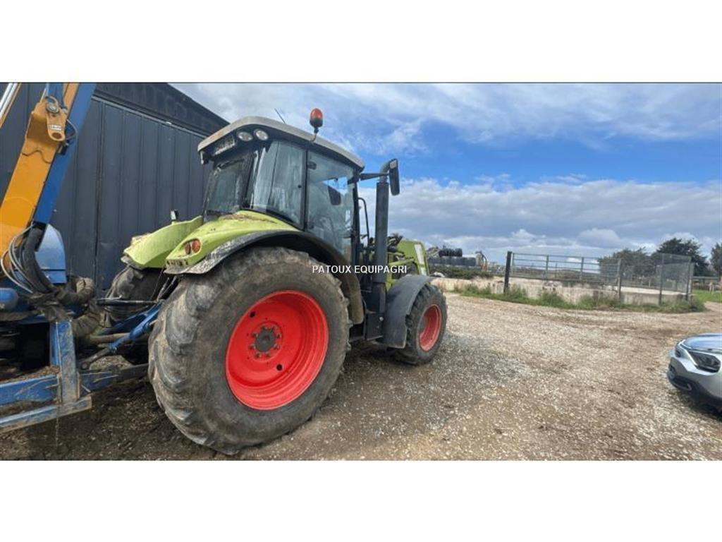 CLAAS ARION640 Traktori