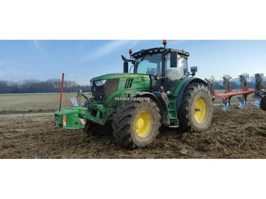 John Deere 6215R Traktori