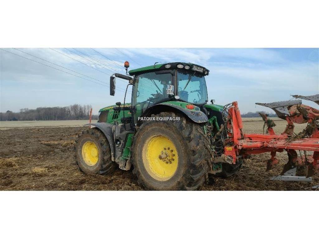 John Deere 6215R Traktori