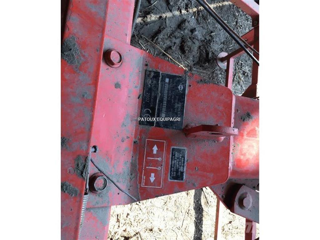 Kuhn GF5801 Okretači i sakupljači sena