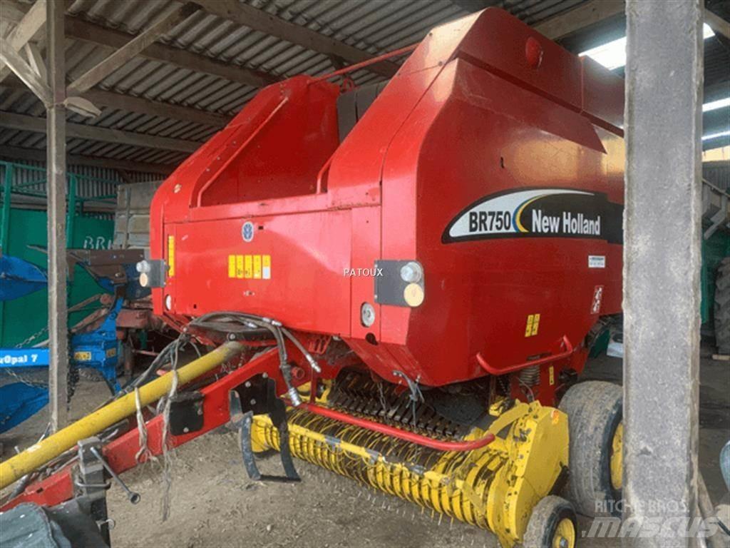 New Holland BR750 Prese/balirke za rolo bale