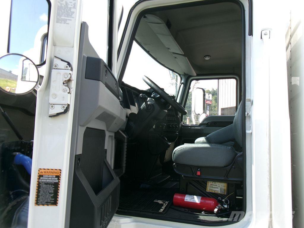 Mack MD6 Sanduk kamioni