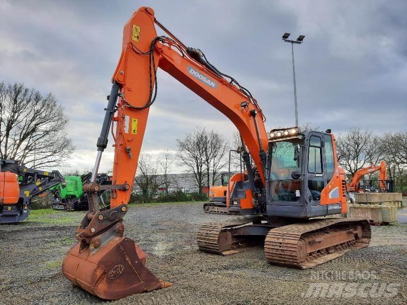 Doosan DX140LCR-5 Bageri guseničari