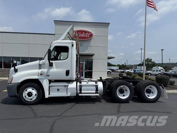Freightliner CASCADIA 113 Tegljači