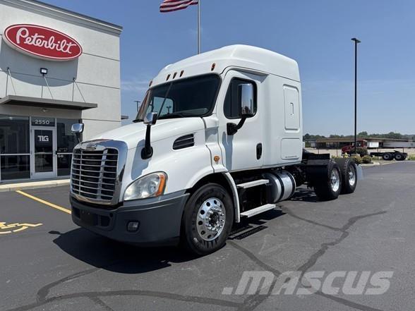 Freightliner CASCADIA 116 Tegljači