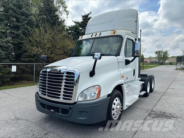 Freightliner CASCADIA 125 Tegljači