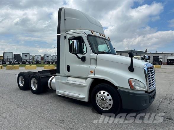 Freightliner CASCADIA 125 Tegljači