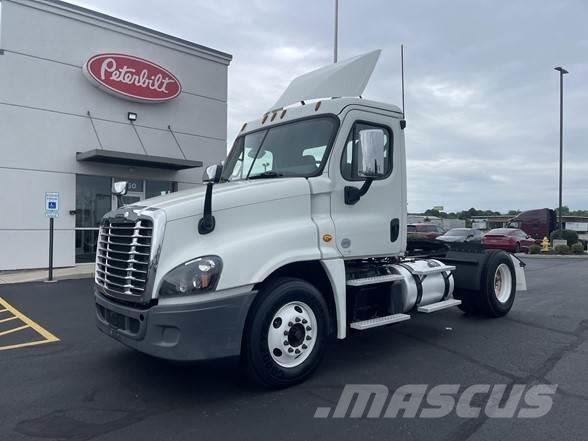 Freightliner CASCADIA 125 Tegljači