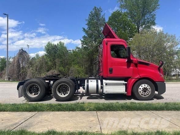 Freightliner CASCADIA 126 Tegljači