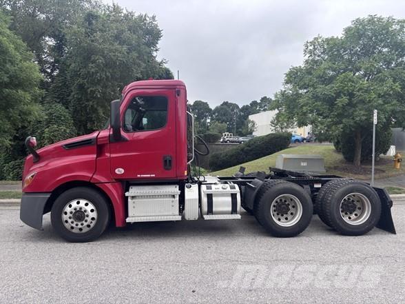 Freightliner CASCADIA 126 Tegljači