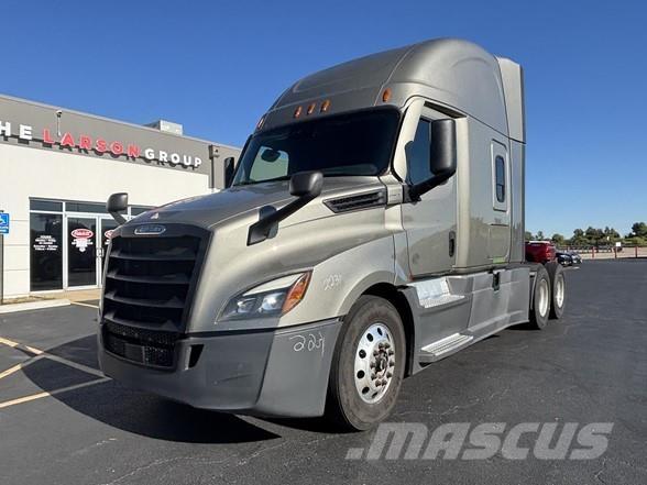 Freightliner CASCADIA 126 Tegljači
