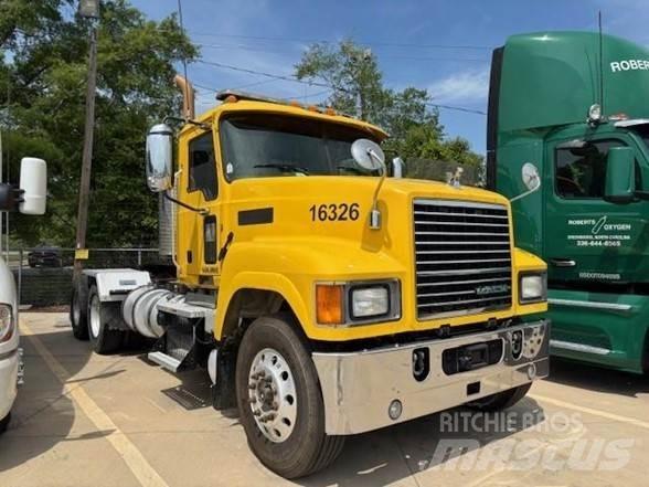 Mack PINNACLE CHU613 Tegljači