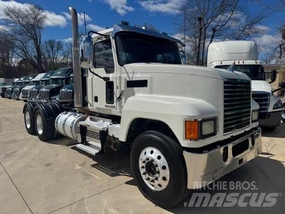 Mack PINNACLE CHU613 Tegljači