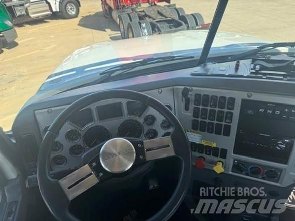 Mack PINNACLE CHU613 Tegljači