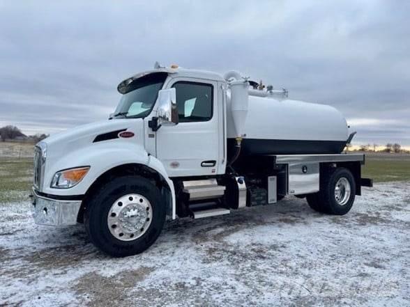 Peterbilt 536 Kamioni cisterne