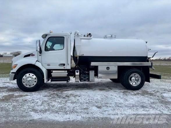 Peterbilt 536 Kamioni cisterne