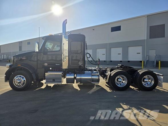 Peterbilt 567 Tegljači