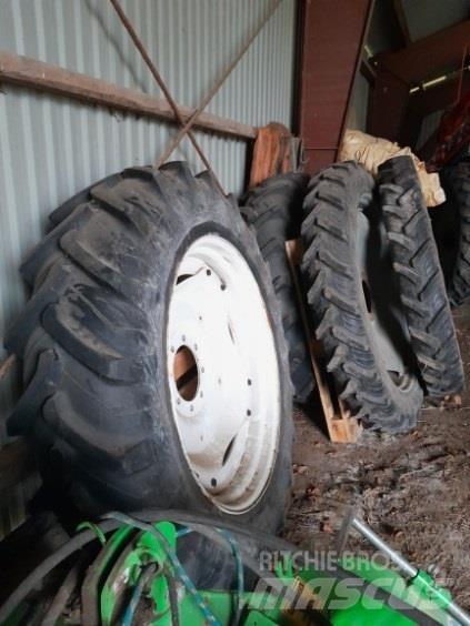  - - -  14,9x38 Gume, točkovi i felne
