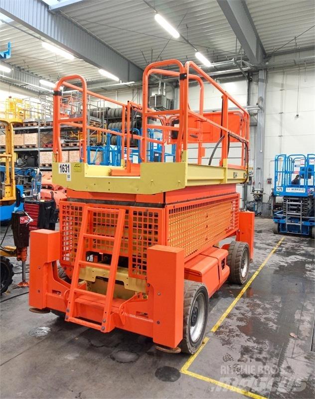 JLG 4069 Makazaste platforme